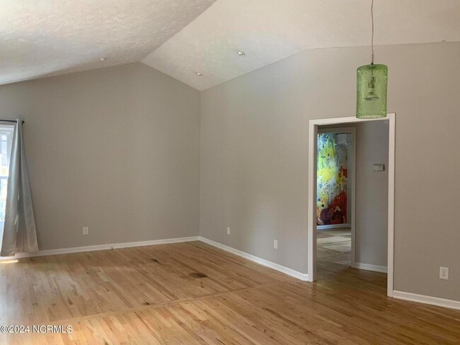 Building Photo - 30 Winchester Rd