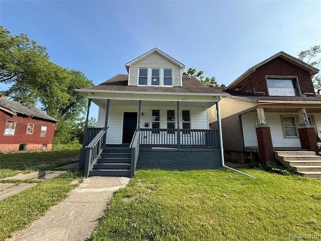 Primary Photo - 13932 Young St