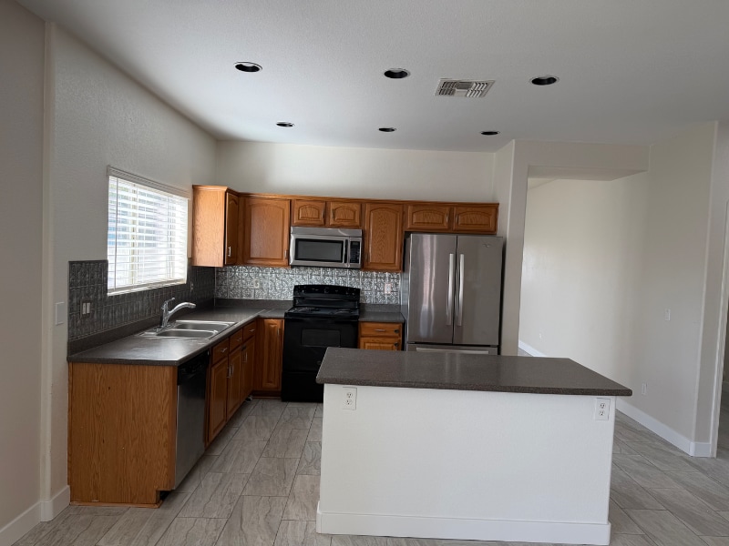 Building Photo - 597 W Barrus St