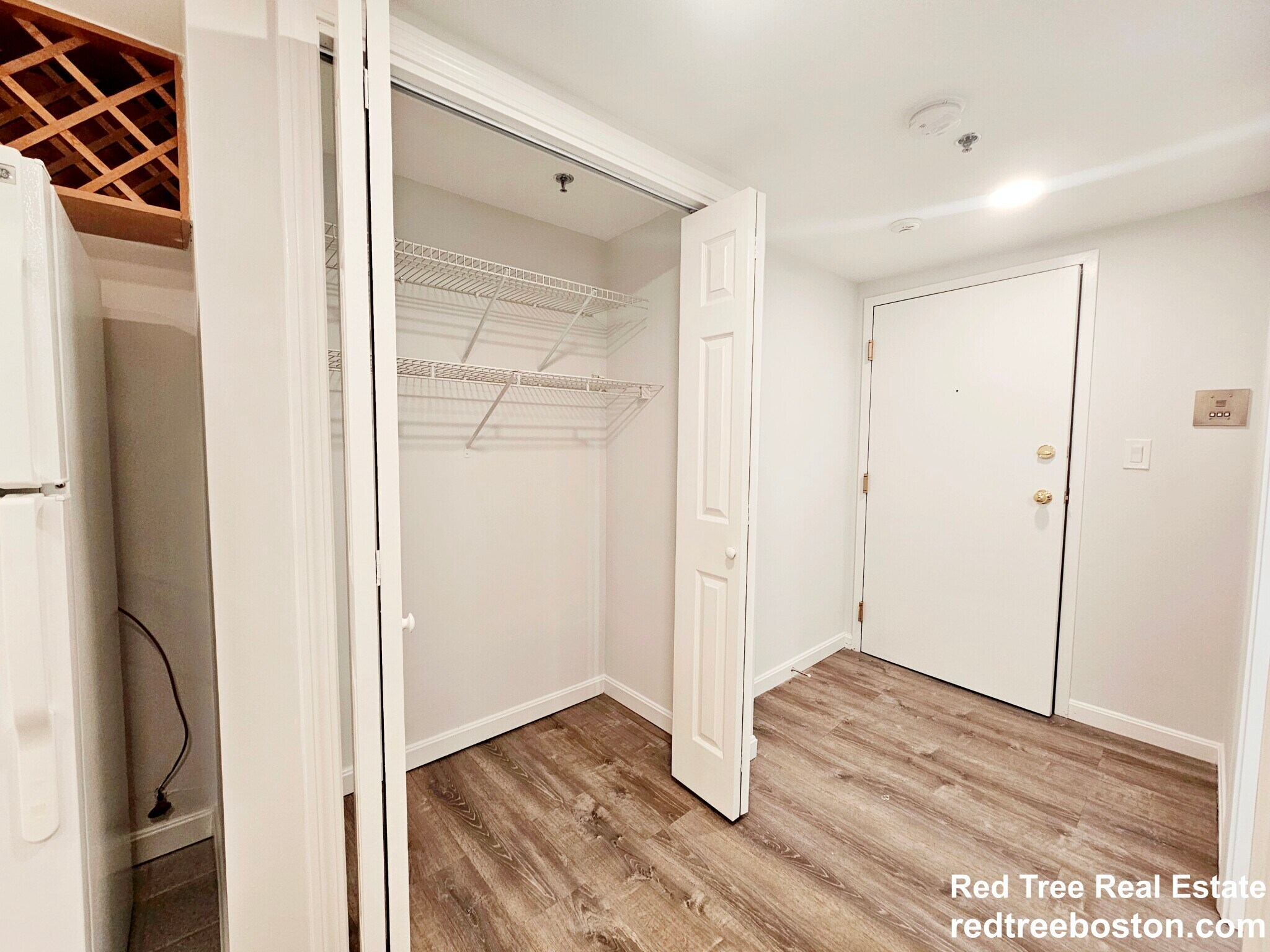 Building Photo - 24 Queensberry St