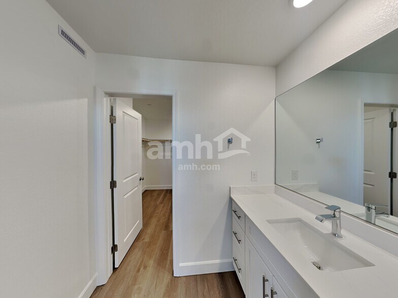Building Photo - 264 Austin Bellerose Pl