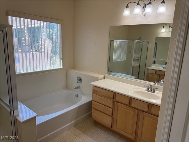 Building Photo - 856 S Colina Alta Pl