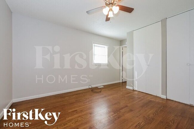 Building Photo - 18805 E Ponca Dr