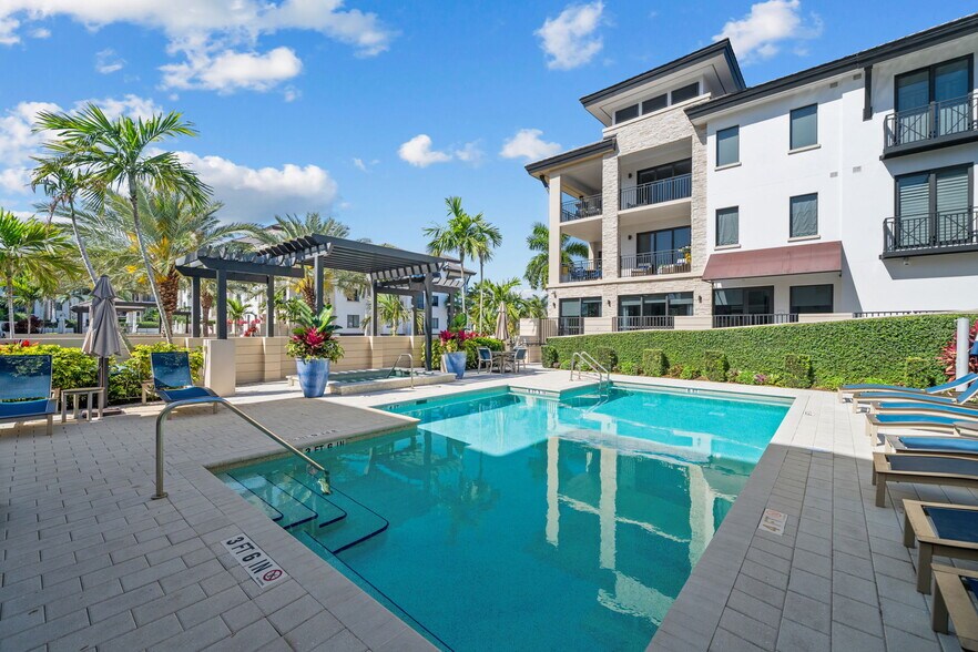 Building Photo - 1035 3rd Ave S