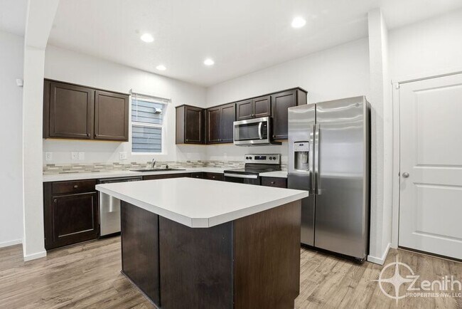 Building Photo - 11745 NE 22nd Way