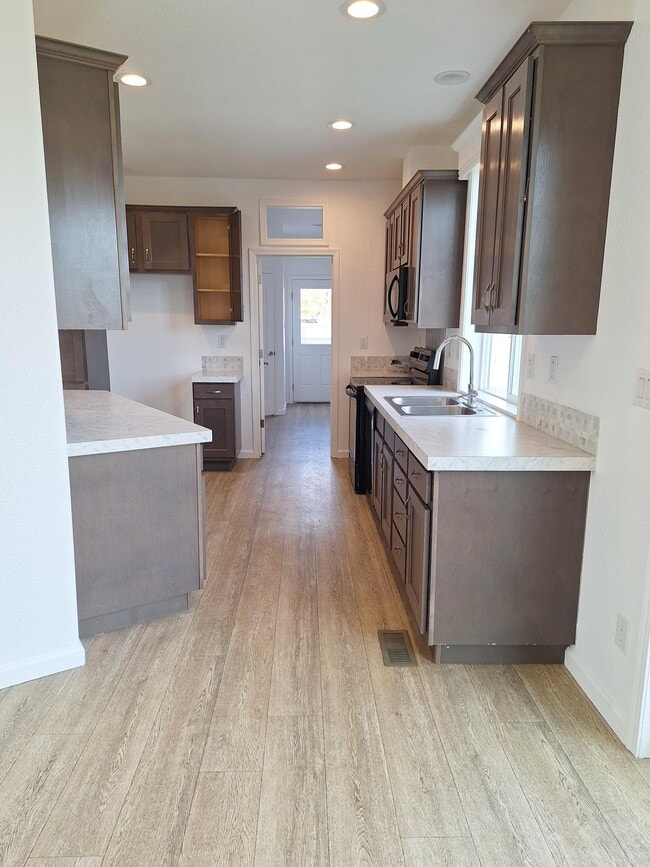 Building Photo - 21226 Hwy 175