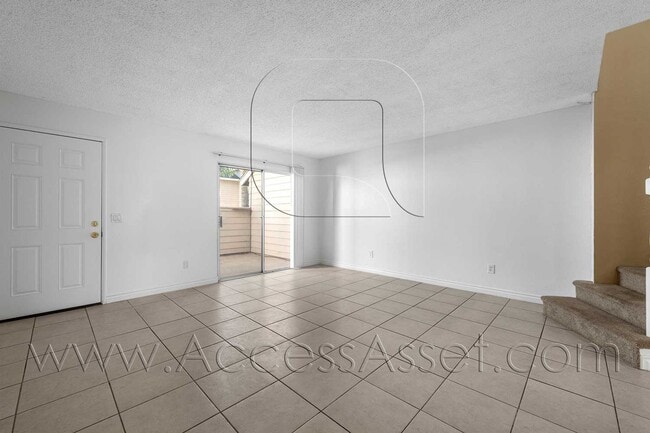 Building Photo - Spacious 2 Bed/2 Bath Home with Private Pa...