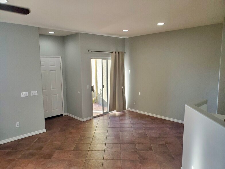 Building Photo - 1126 Latigo Cv
