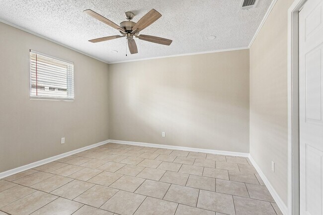 Building Photo - (OTR)2610-2612Dawso