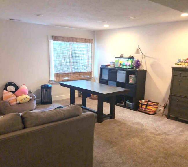 Building Photo - 10617 Topview Rd