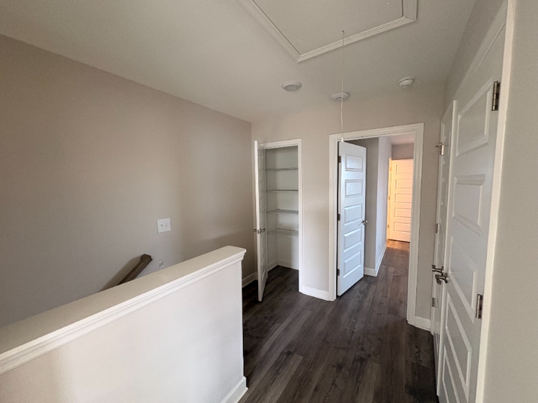 Building Photo - 4060 Opal Dr