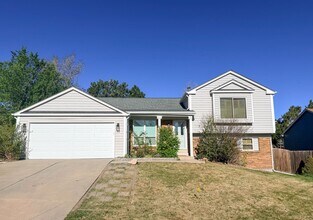 Building Photo - Updated Single-Family Home in Centennial!