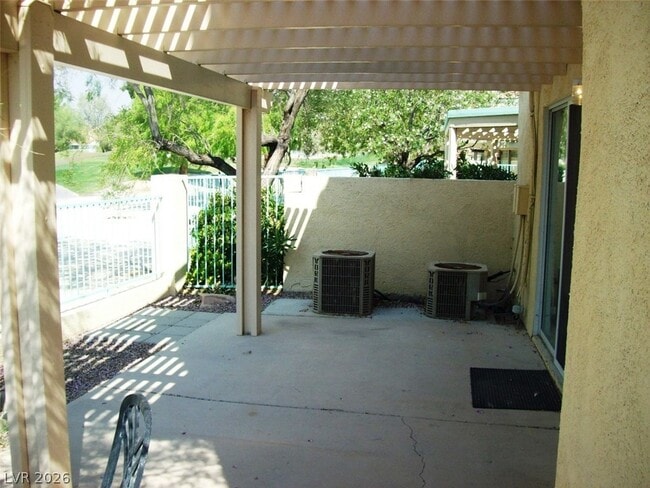 Building Photo - 7281 Vista Bonita Dr