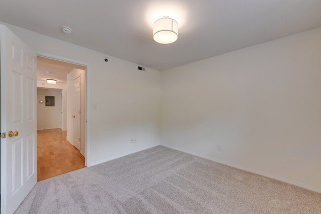 Building Photo - 1125 Arbor Creek Dr