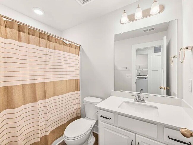 Building Photo - 109 Shallons Dr