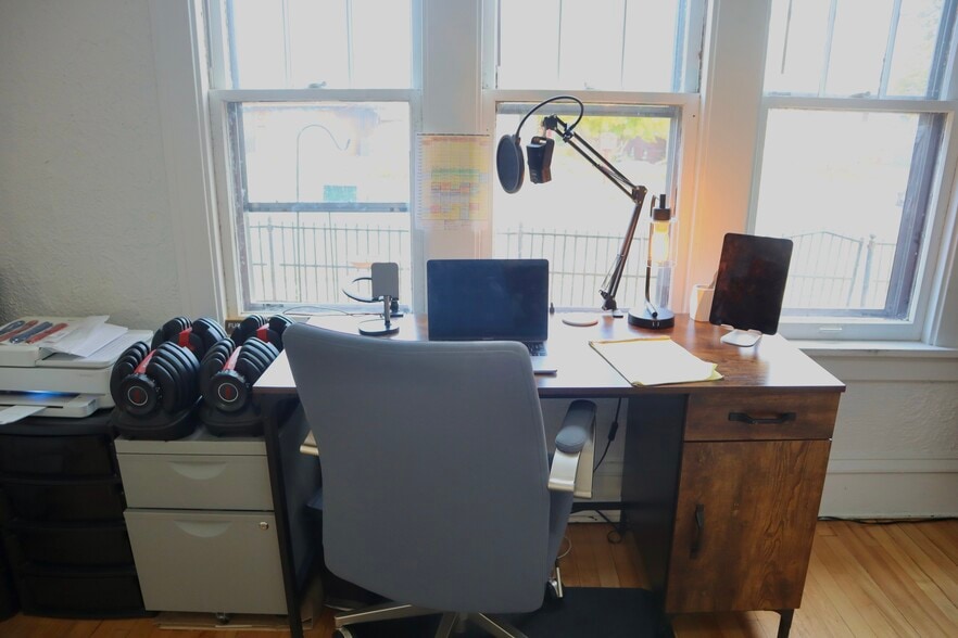 Building Photo - 618 Adams Street NE