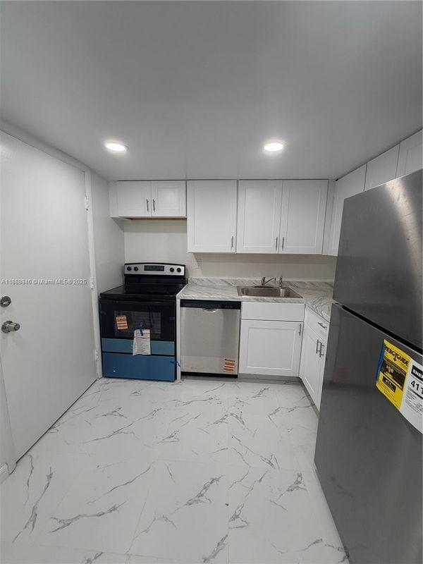 Building Photo - 36 Island Ave