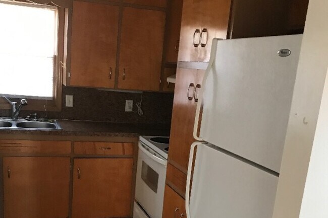 Kitchen 1 - 7310 Valley St