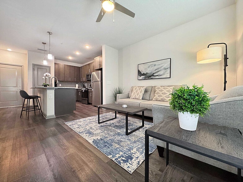Building Photo - 1515 Flournoy Lp