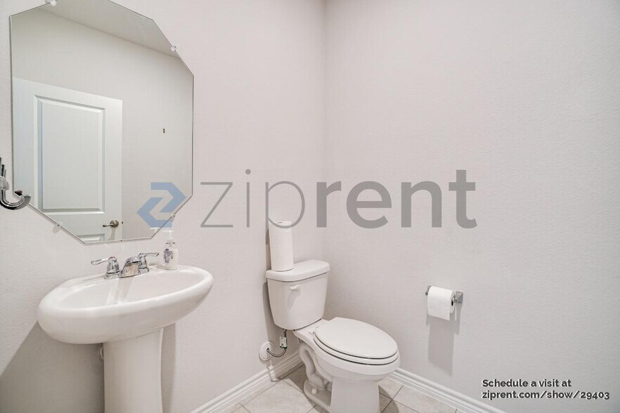 Building Photo - 611 Rawhide Way