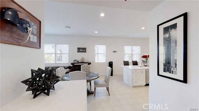 Building Photo - 195 Follyhatch