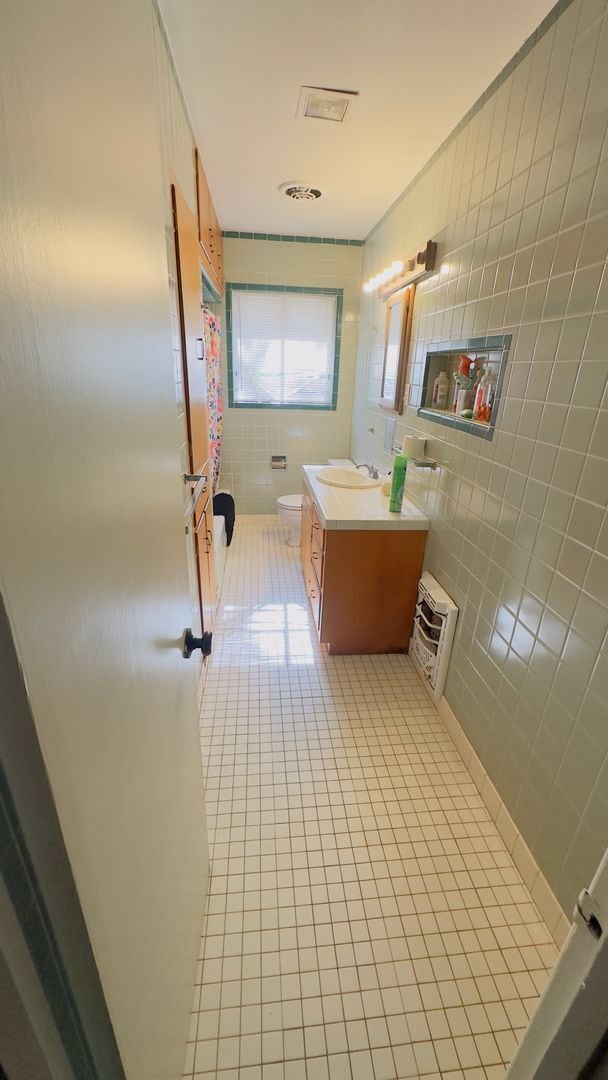 Building Photo - 2008 Longview Dr