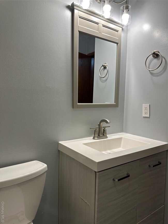 Building Photo - 62 New Rd