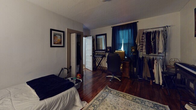 Building Photo - 9 Winship St