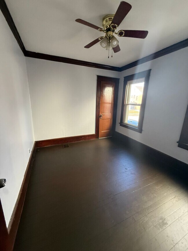 Building Photo - 3bd Single Garfield Hts