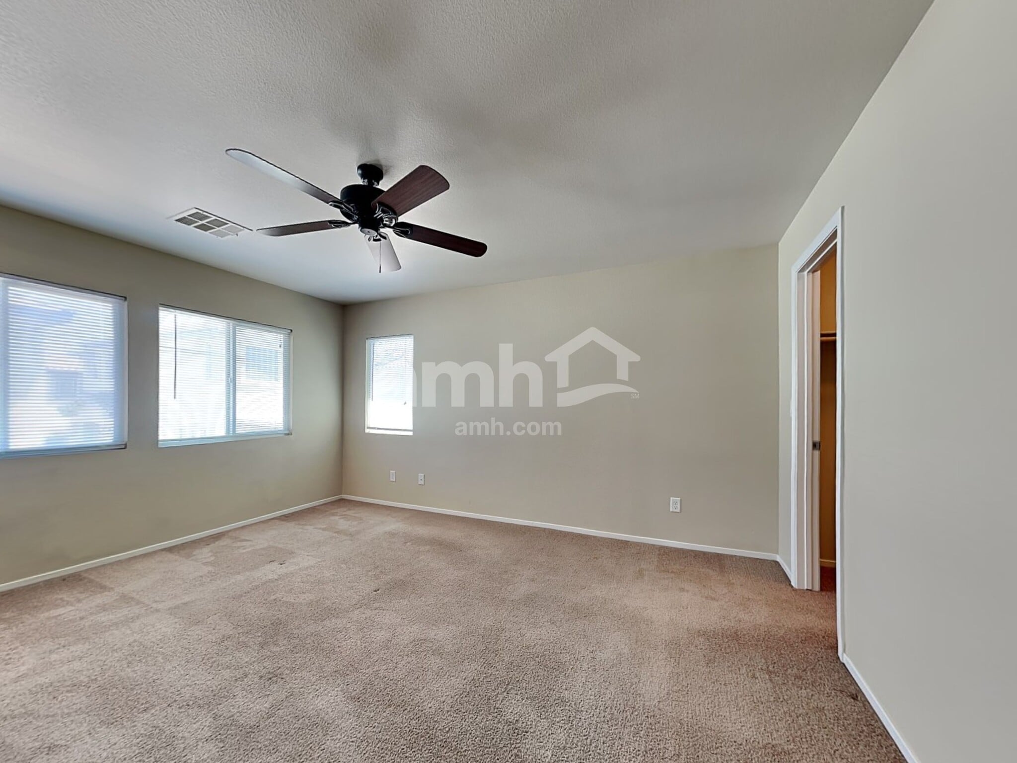 Building Photo - 1028 Maple Pines Ave