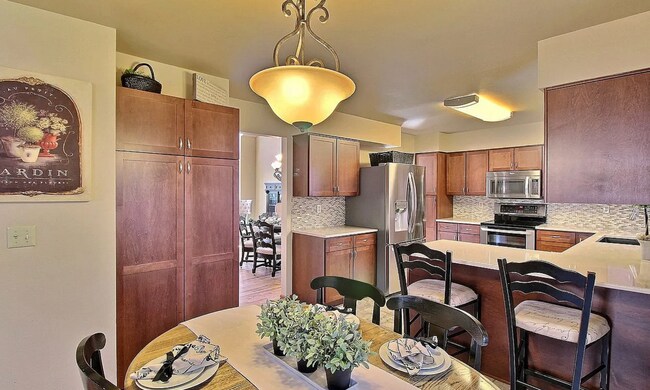 Building Photo - Spacious 4-Bedroom Home with Huge Fenced Y...