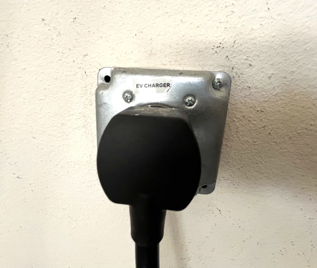 Building Photo - 3 bed, 2.5 bath located in Rancho Cucamonga!