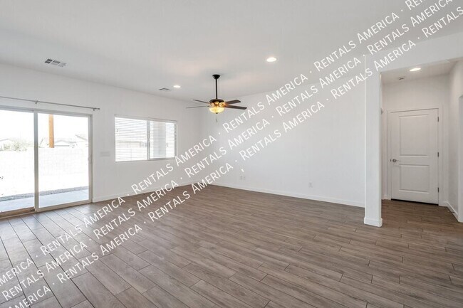 Building Photo - 35024 N Palm Dr