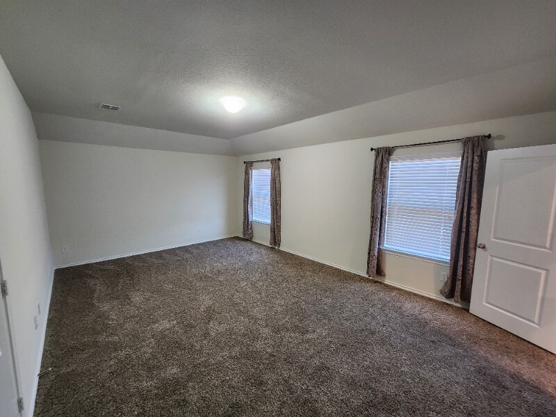 Building Photo - 1220 Meadow Creek Dr