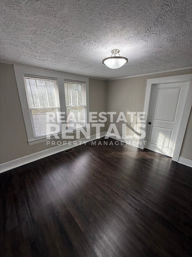 Building Photo - 1036 Glendale Ave