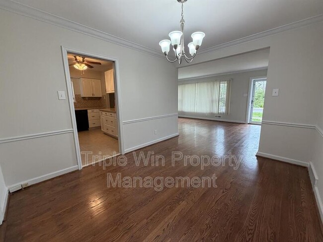 Building Photo - 1045 N Florissant Rd