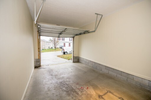 Building Photo - 1439/1441 Creekside