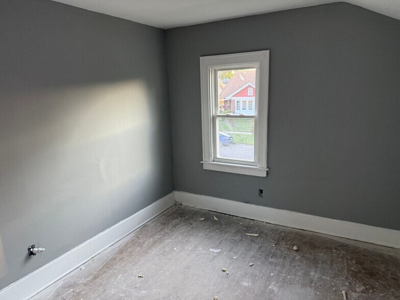 Building Photo - 12722 Birwood St