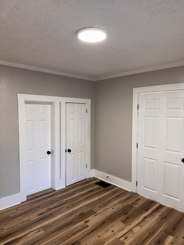 Building Photo - 208 W Brown Ave