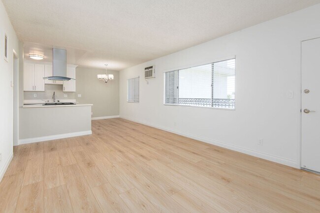 Interior Photo - 3810 Wade