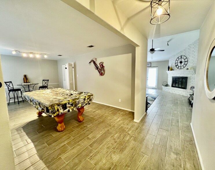 Building Photo - 550 Westoak
