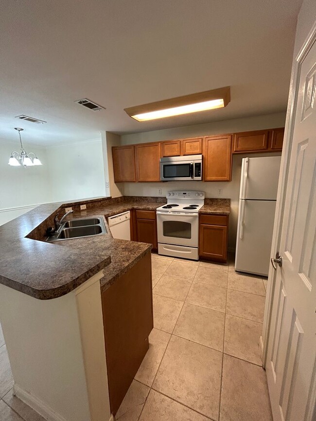 Building Photo - Medical Center Condo!