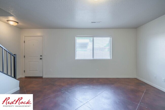 Building Photo - $300 Move in Special! 3 Bedroom Townhome with Internet Included!