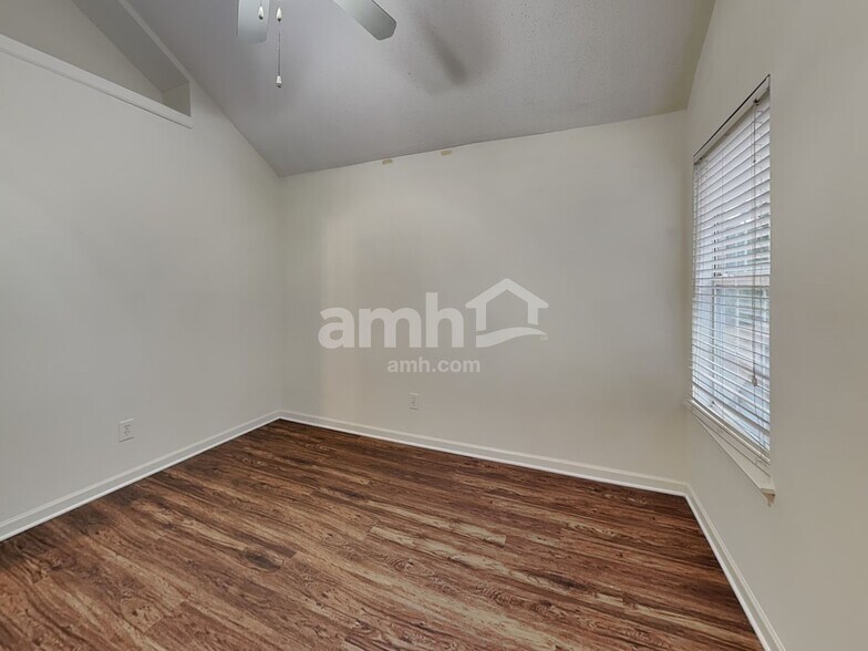 Building Photo - 148 Ventura Trl