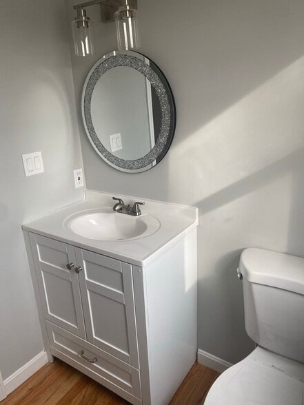 Building Photo - 123 Angell St