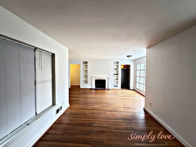 Building Photo - 4526 Albion Rd