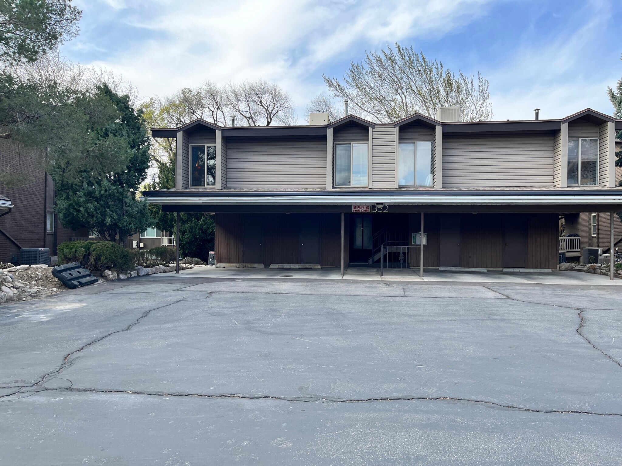 Building Photo - 1332 Millcreek Dr