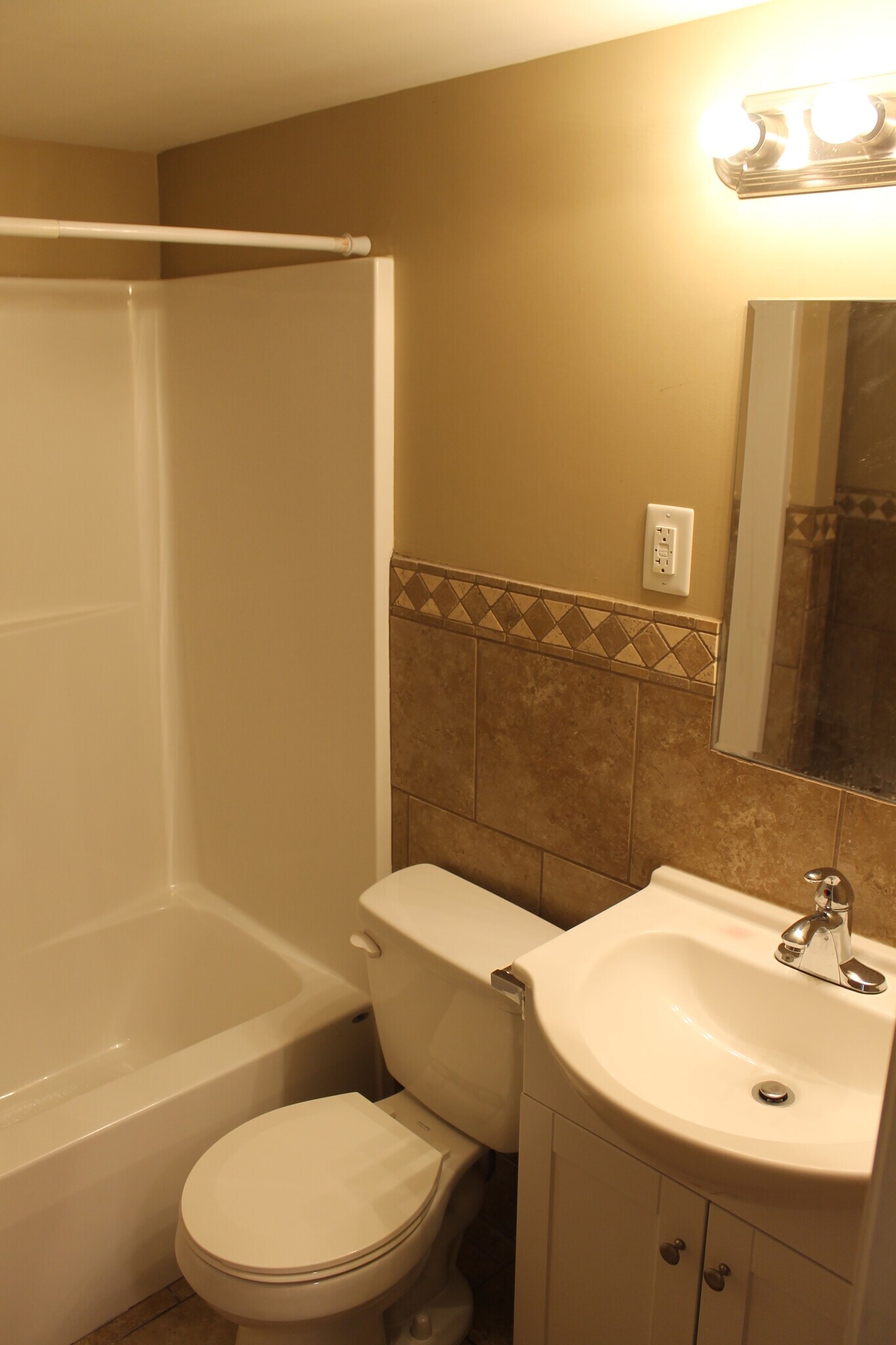 Building Photo - 5516 Brokers Tip Ln