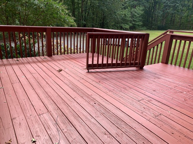 Building Photo - Split Foyer Home in Rustburg