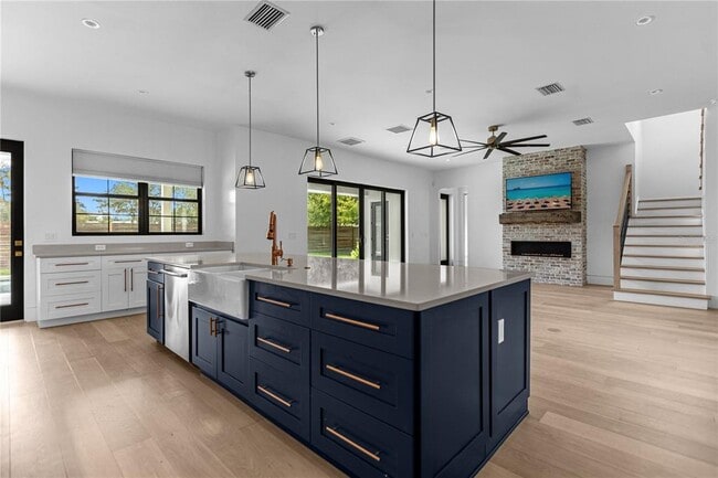 Building Photo - 1814 Barker Dr